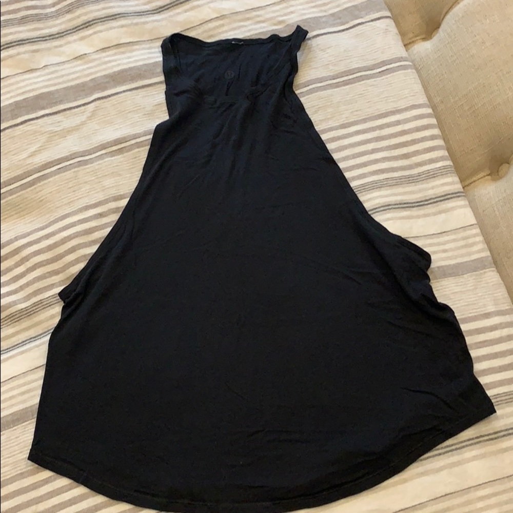 Lululemon black tank size 6